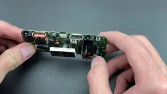 支持双向快充的移动电源，插错口烧了，还能修好吗？画个图分析下