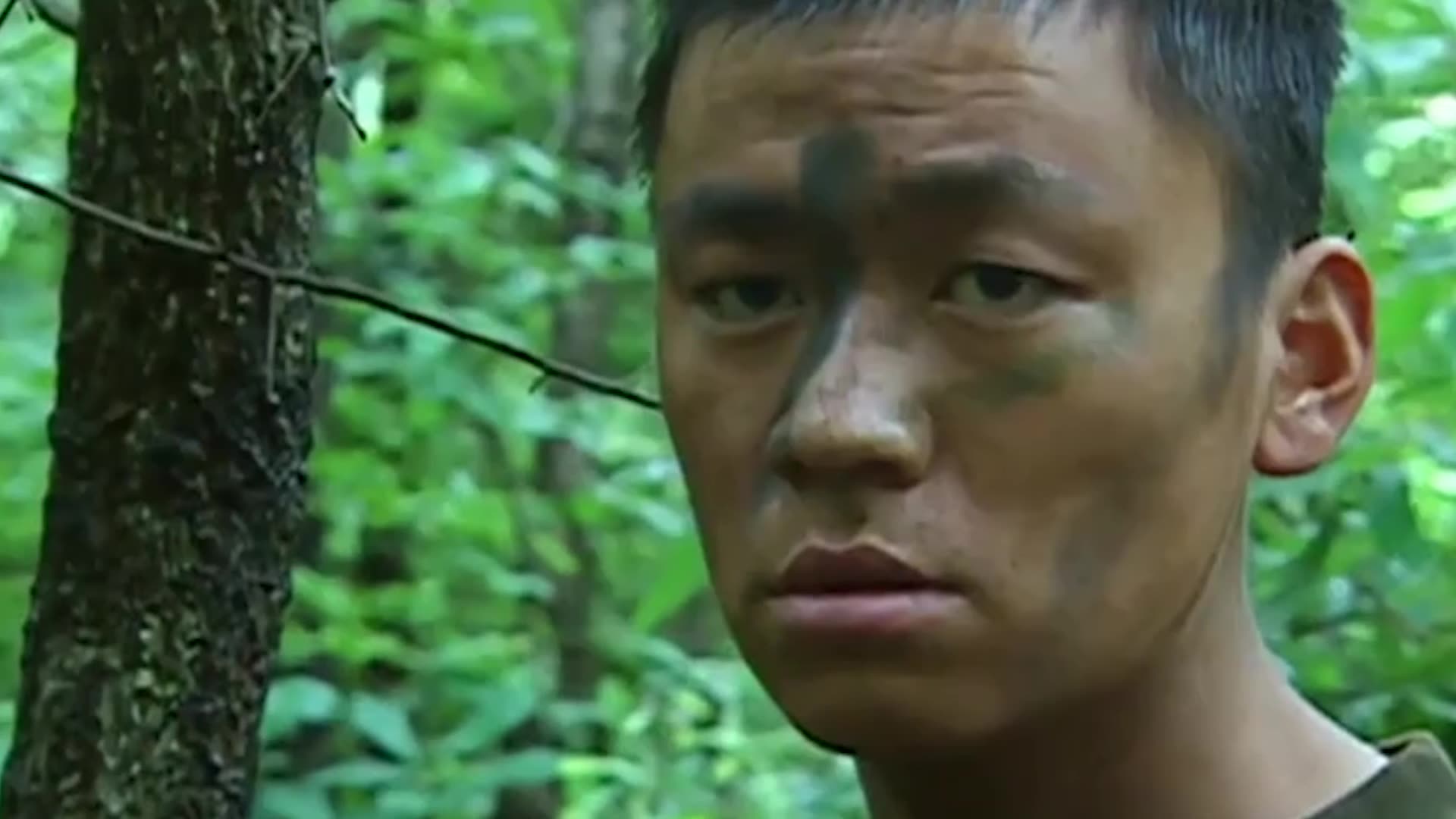 士兵突击中校看上许三多三多一句话赢得全连的尊重厉害