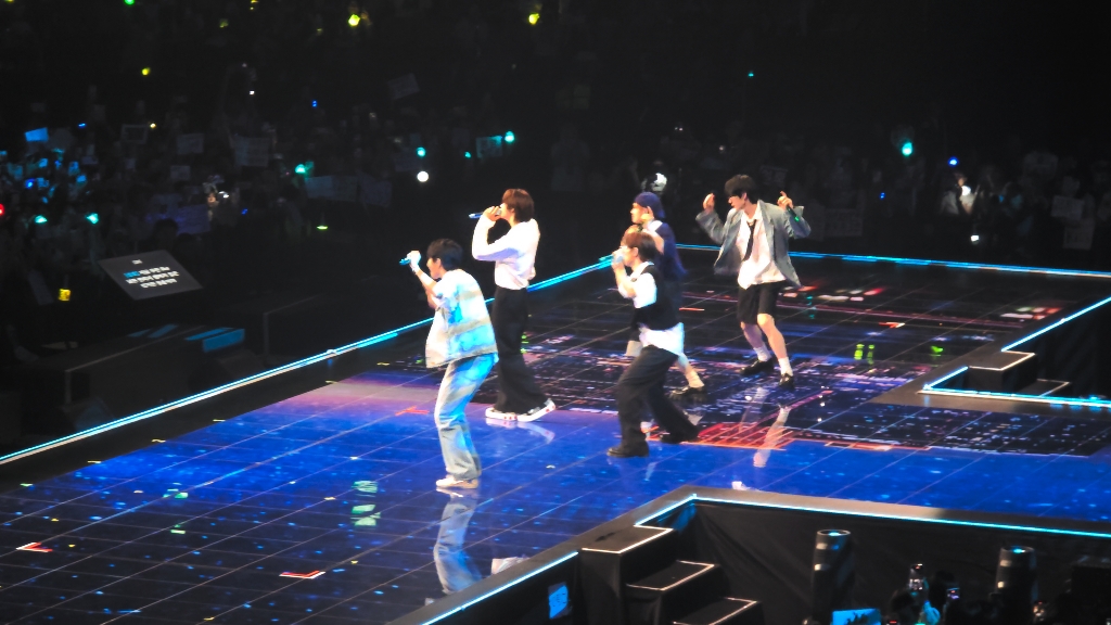 tema腾讯音乐娱乐盛典 澳门银河综艺馆室内音乐节 boy nexr door看台