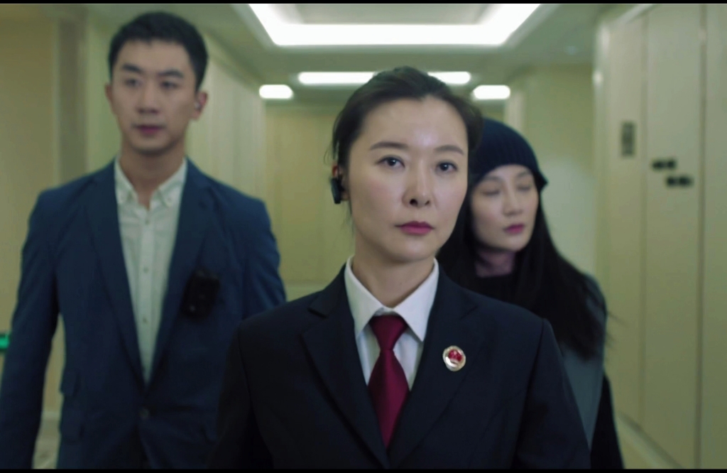 陆亦可霸气走姿名场面