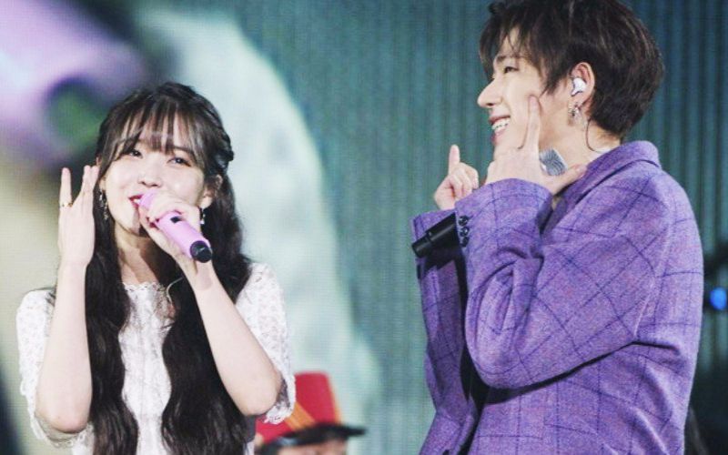 iu演唱会上zico的回眸看得我心都化了