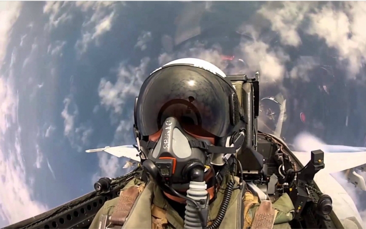【gopro】f-18 战斗机飞行员第一视角_哔哩哔哩_bilibili