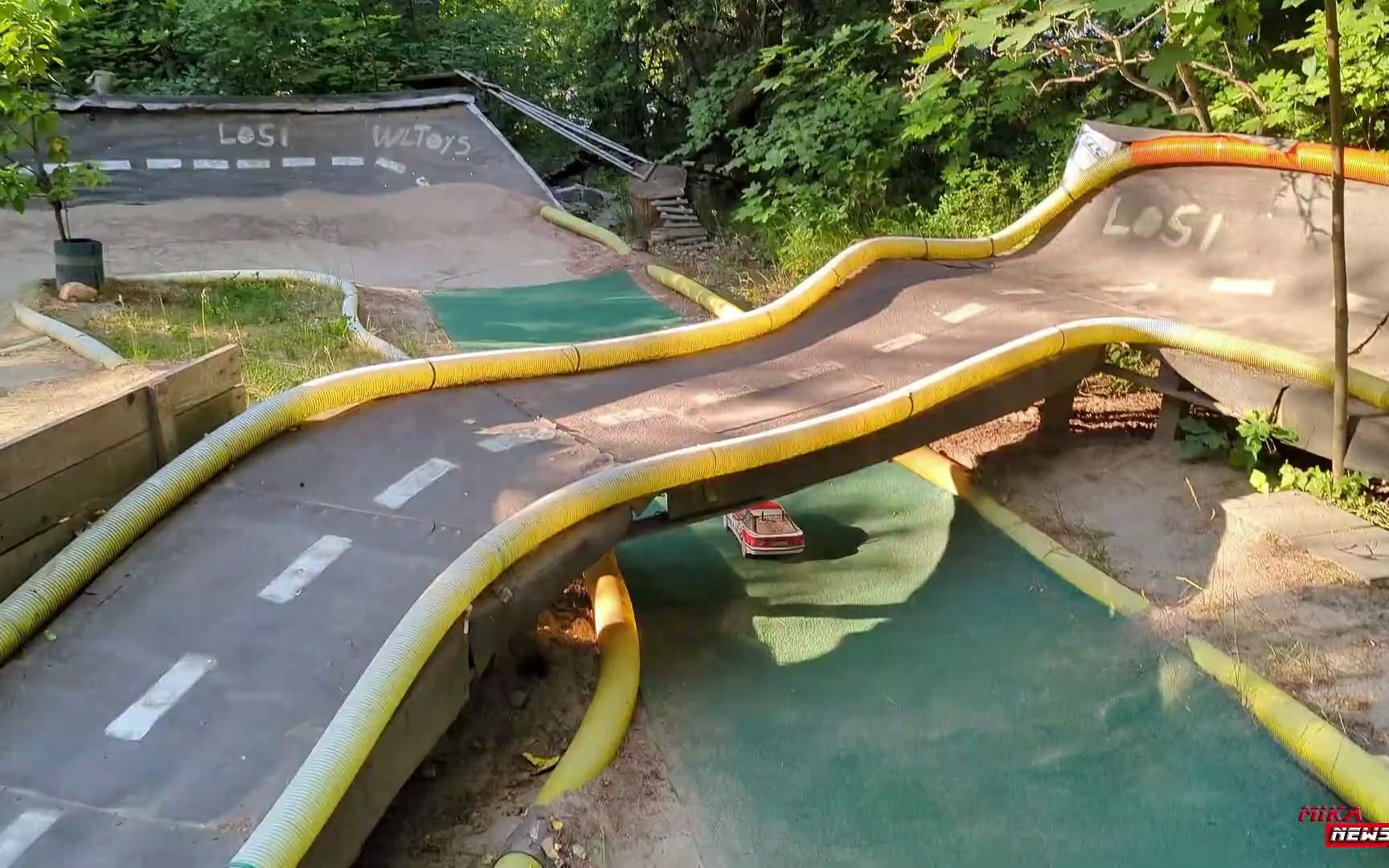 【欧洲男人的后花园】用田宫tt02丰田赛利卡在遥控车拉力赛道行驶