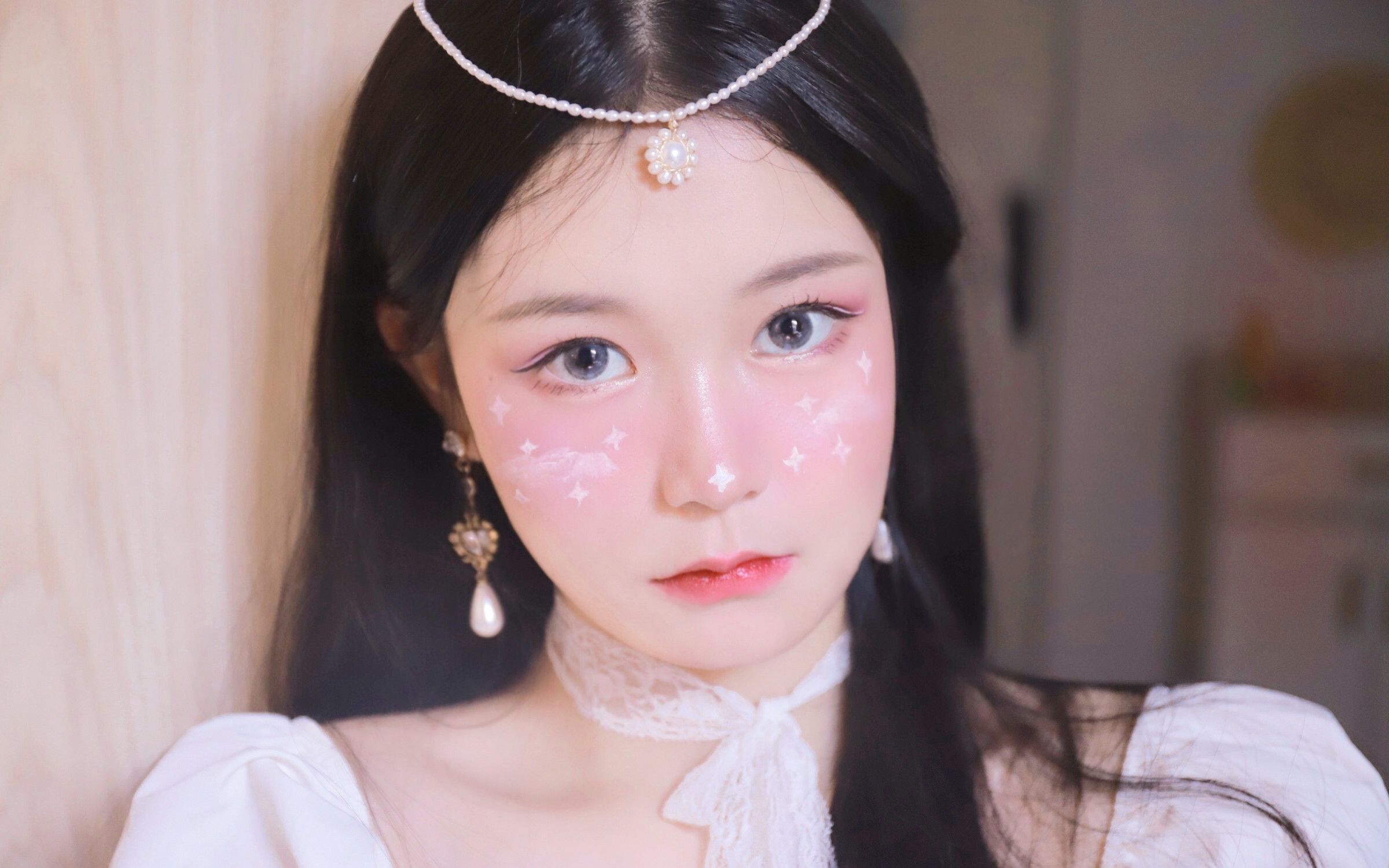 想把星星摘下给你拍照超好看的夏日blingbling紫色系创意妆容