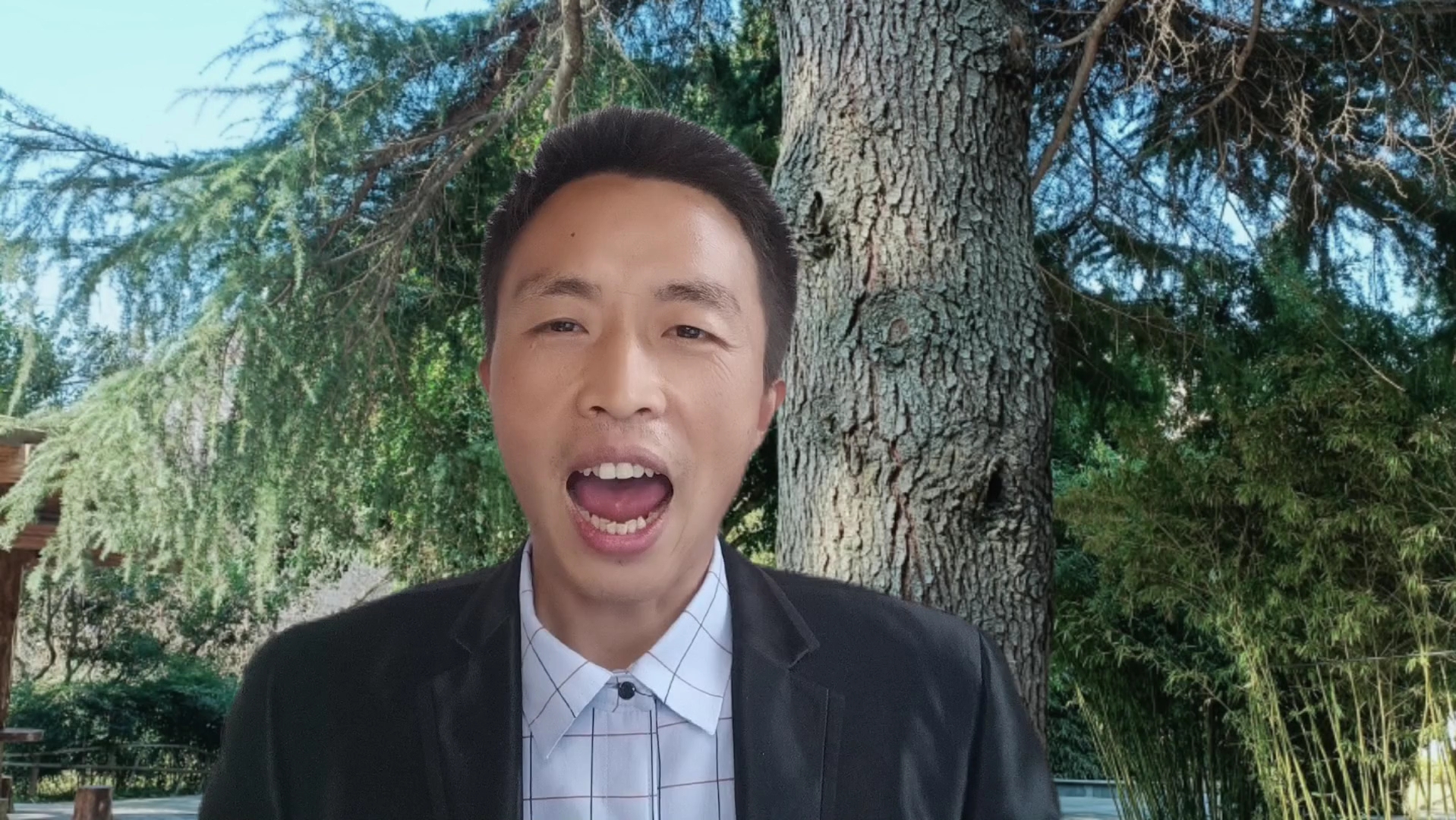 《三国演义》董卓拜别90岁母亲,和李肃前往京城接受皇位