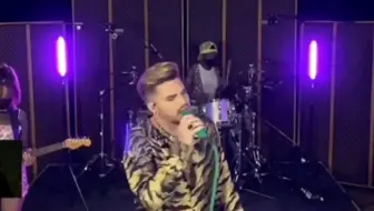 【Adam Lambert】当爷参加总统大选预热活动演唱《Ready To Run》