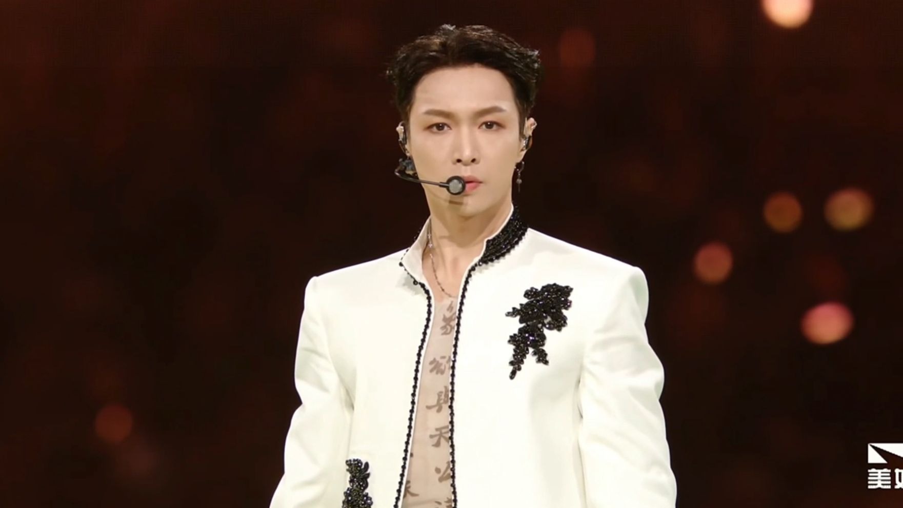 张艺兴《画卷》鸟巢remix伴奏!