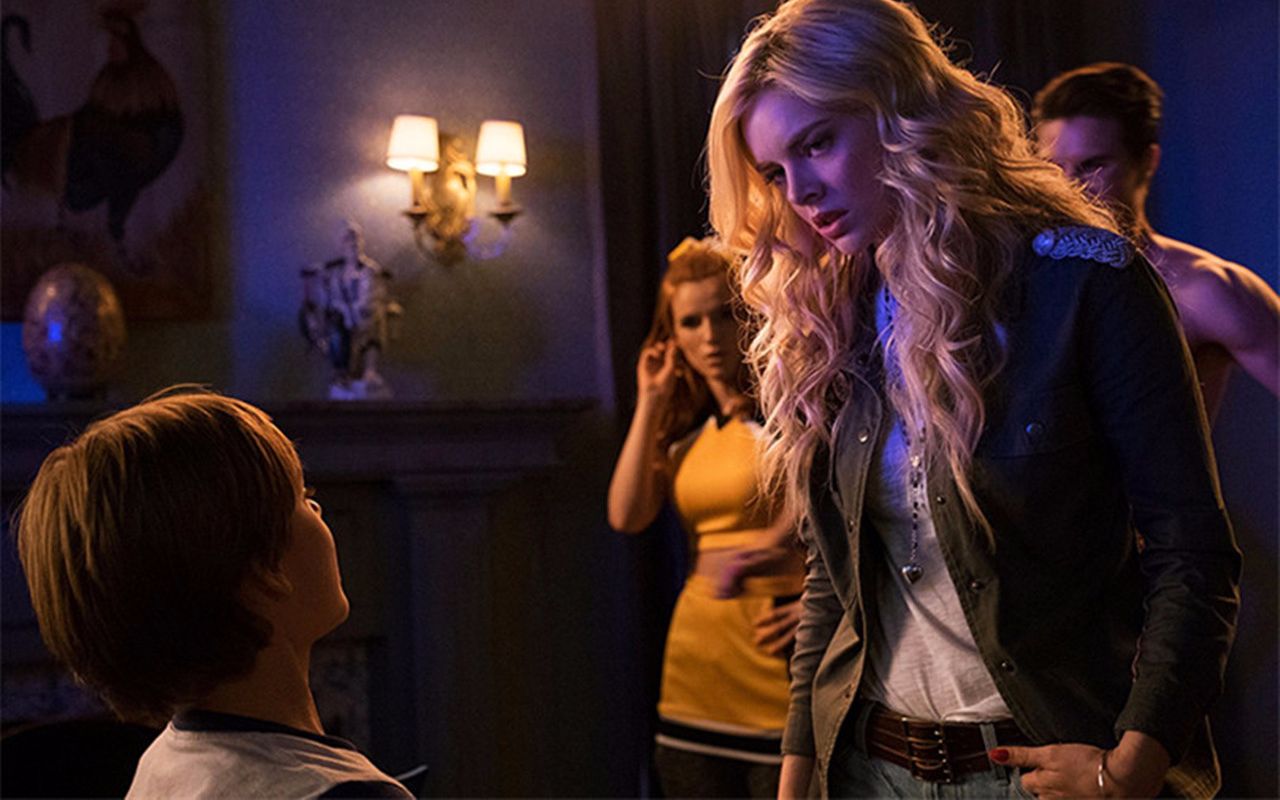 5分钟看完恐怖片《辣手保姆》小鲜肉大战邪恶保姆姐姐