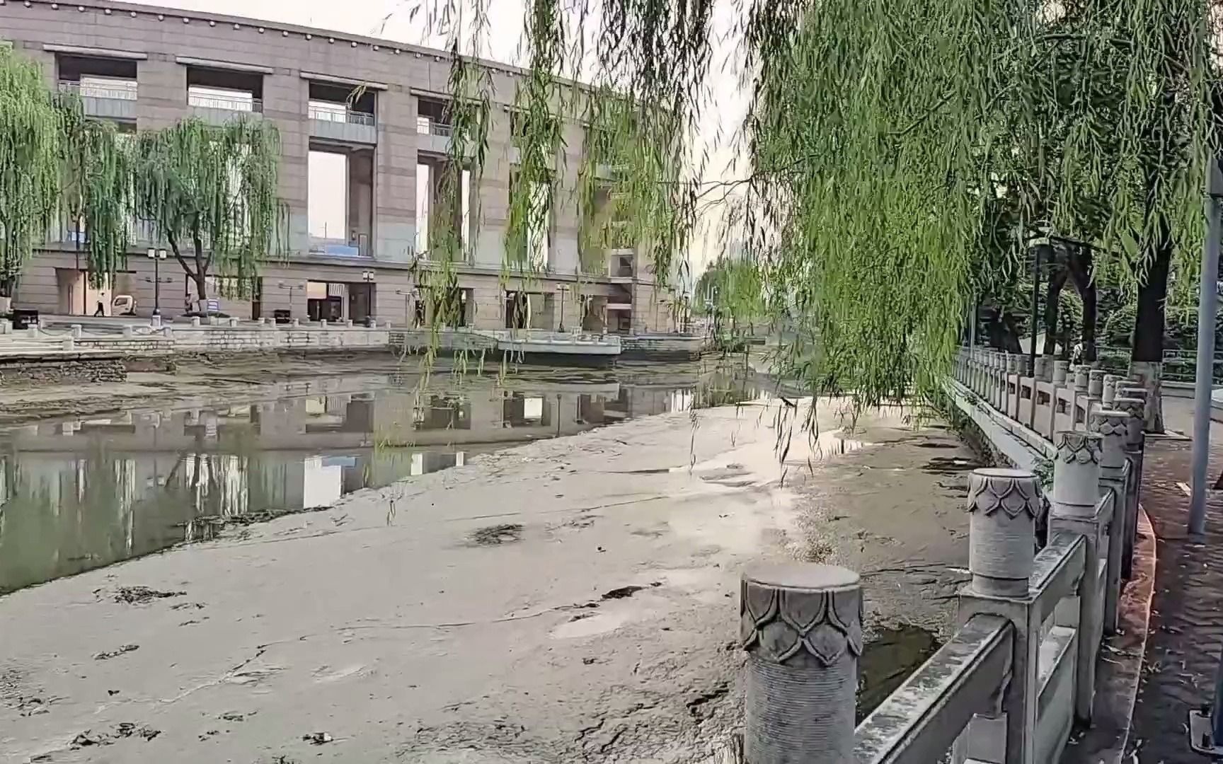 济南大雨后护城河现在是这样子的,大家不要误会这是为防洪做准备哔哩哔哩bilibili