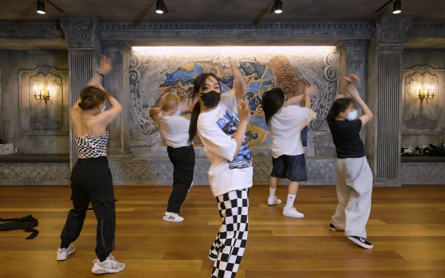 [图]SHUKKIE X Y 舞蹈 CHOREOGRAPHY VIDEO  Teriyaki Boyz - Tokyo Drift