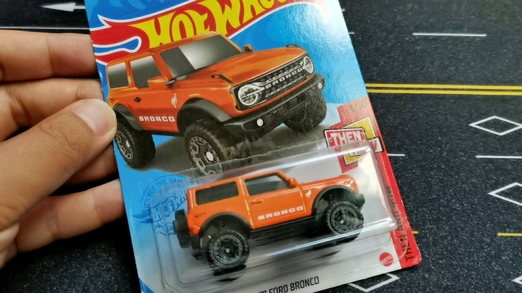 风火轮2021款福特烈马橙色