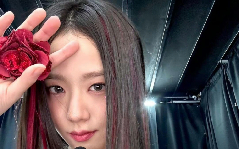 jisoo ins 更新日本世巡舞台相关图片两条4p 配文详情看简介