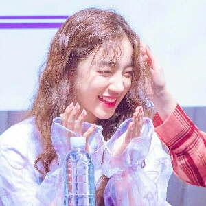 (g)i-dle【宋雨琦&田小娟】两个娃在用脸玩游戏kkk,游戏王宋雨琦!