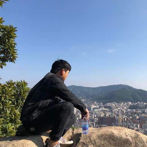 行走的阿熊