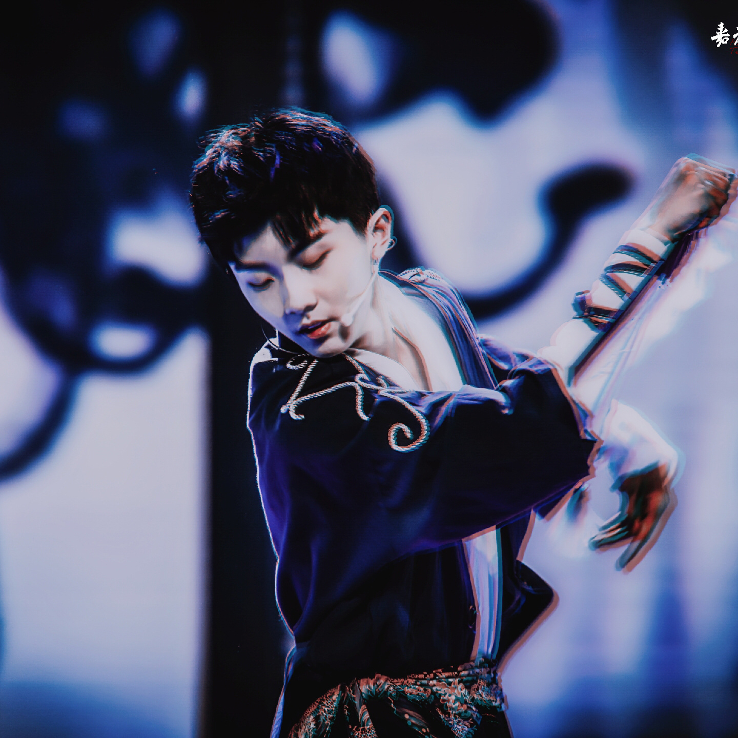 哈哈哈来看时代少年团队长马嘉祺跳舞叭68(68 68 68ω68