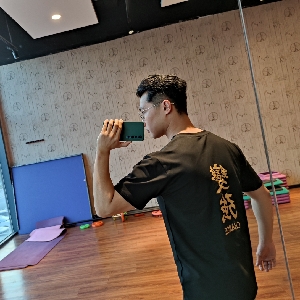 小阿威威