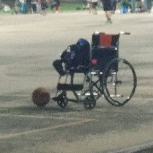 烦嚣城中