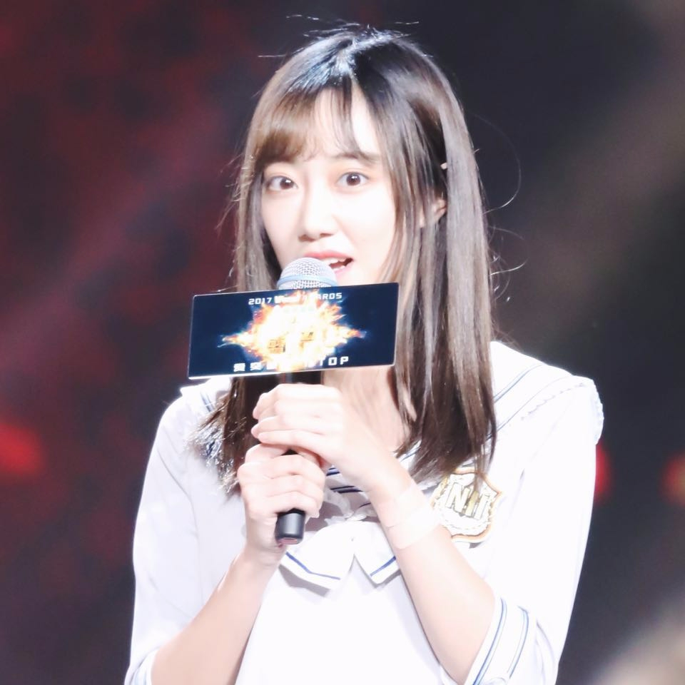 头像是我首推/自产自销 自娱自乐/医学狗/ 欢迎大家关注snh48-冯薪 