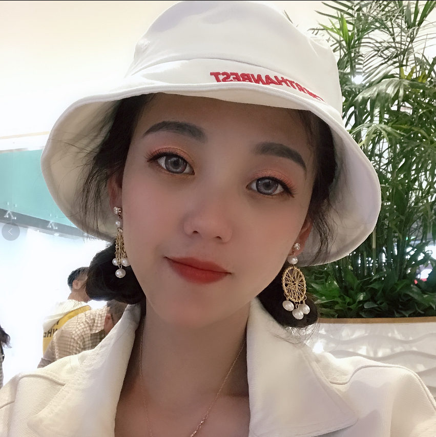 跨境美少女
