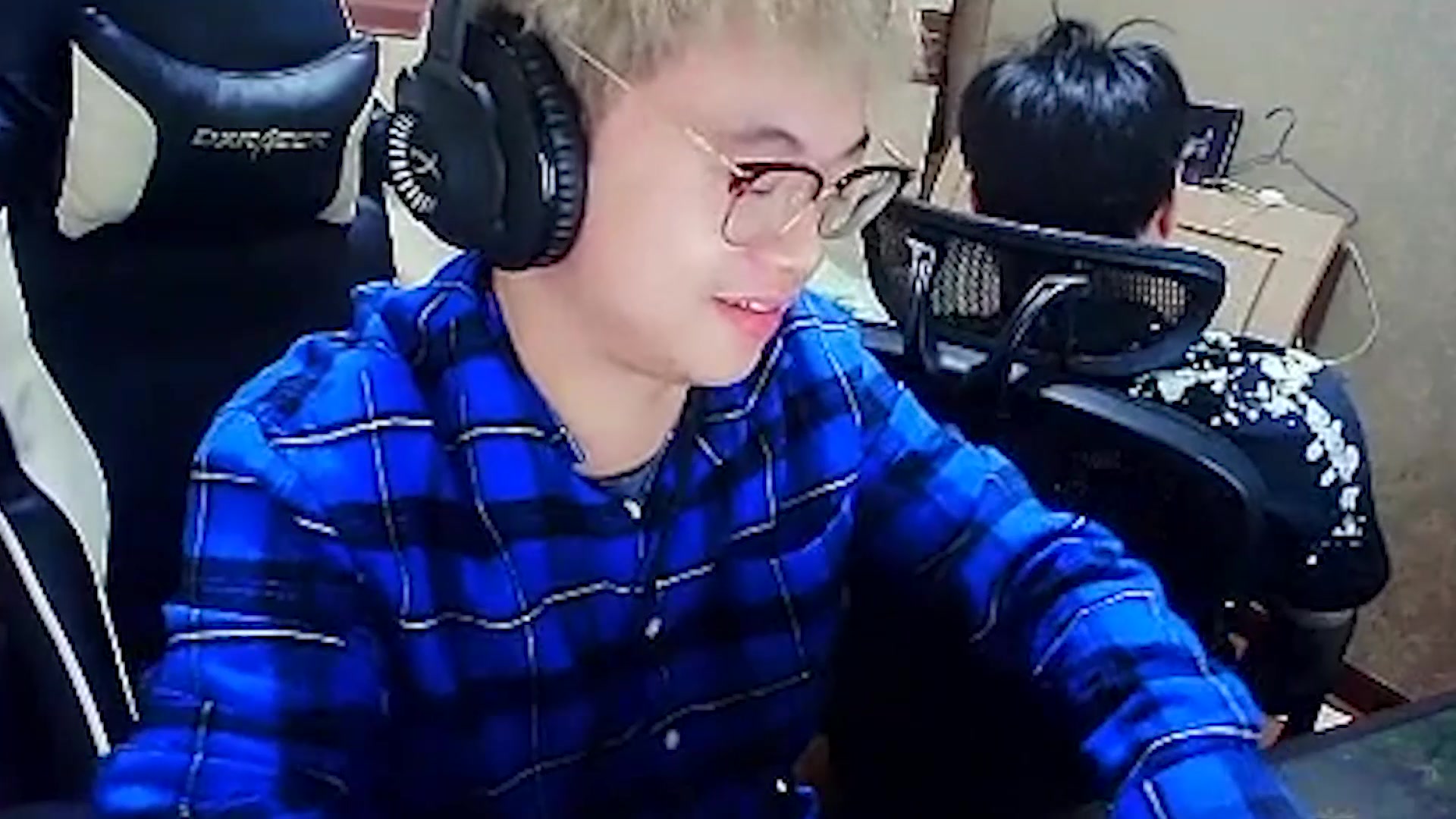 德云色元气绝地陪玩小hanser直播开车